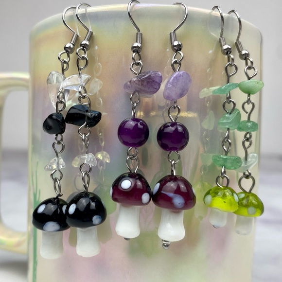 🦙🍄 Lampwork mushrooms & natural stone dangle earrings set - Picture 1 of 7